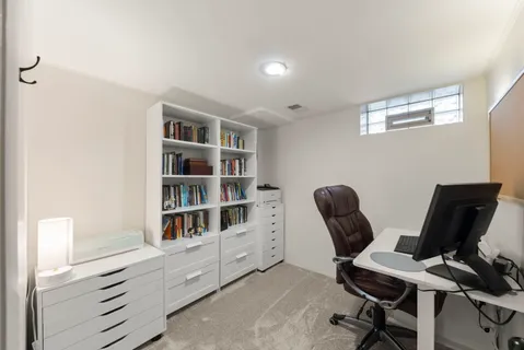 $425,000 | 833 Parkside Drive, Wheaton, IL 60187