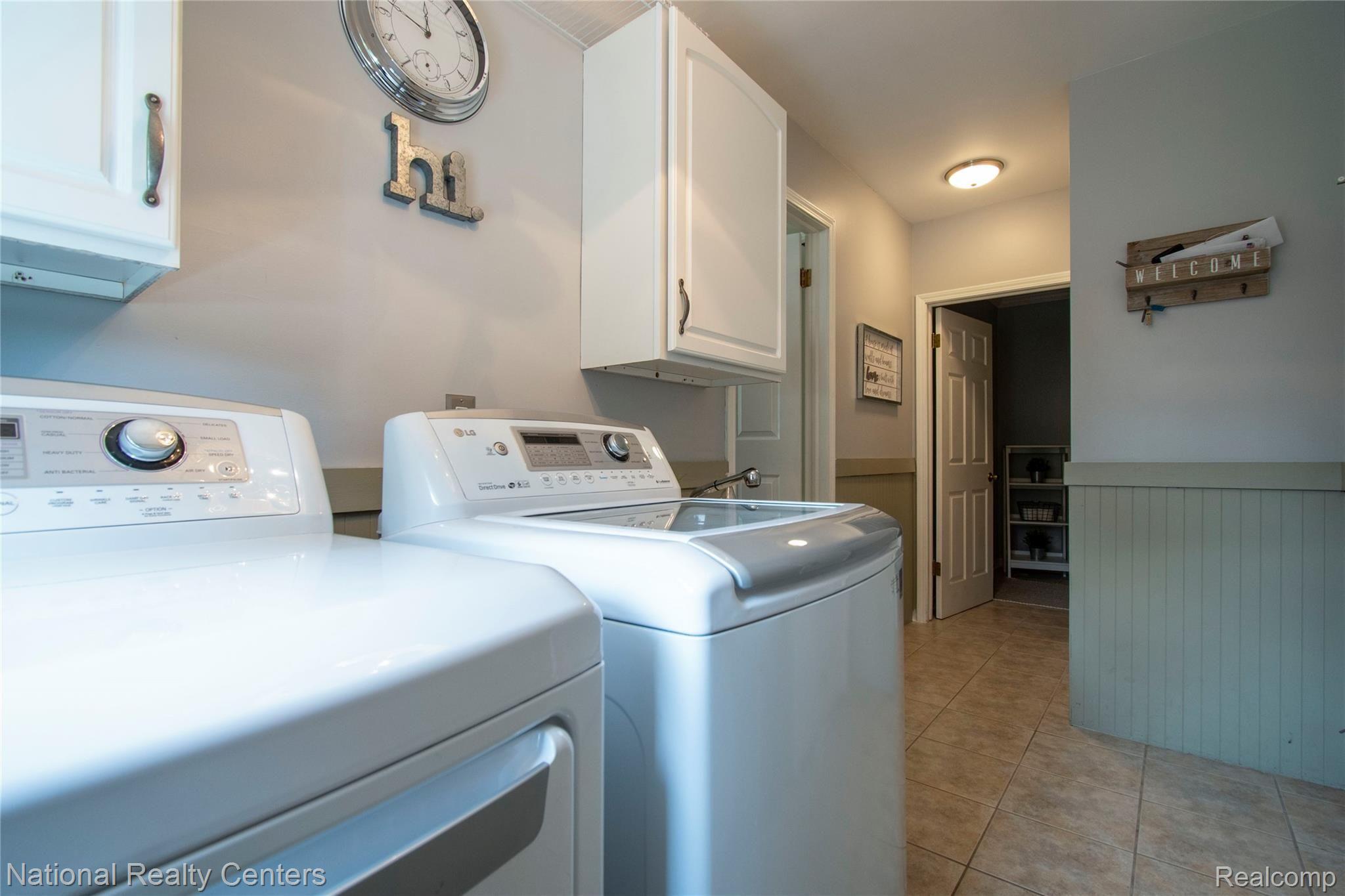 1963 North Fairview Lane Rochester, MI 48306 - Photo 13 of 34 Laundry room.jpg