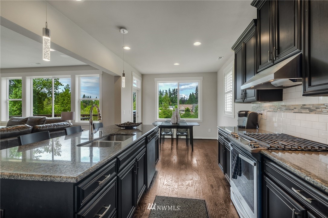 5620 Northeast 9th Street Renton, WA 98059 - Photo 3 of 25