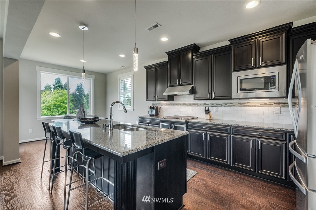 5620 Northeast 9th Street Renton, WA 98059 - Photo 4 of 25