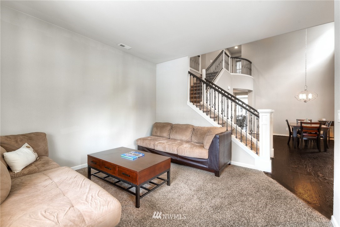5620 Northeast 9th Street Renton, WA 98059 - Photo 8 of 25