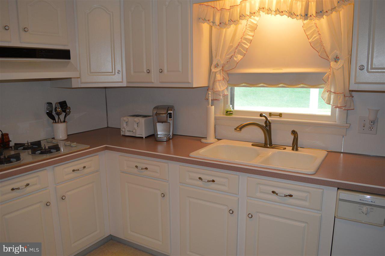 2234 Sycamore Road York, PA 17408 - Photo 6 of 36