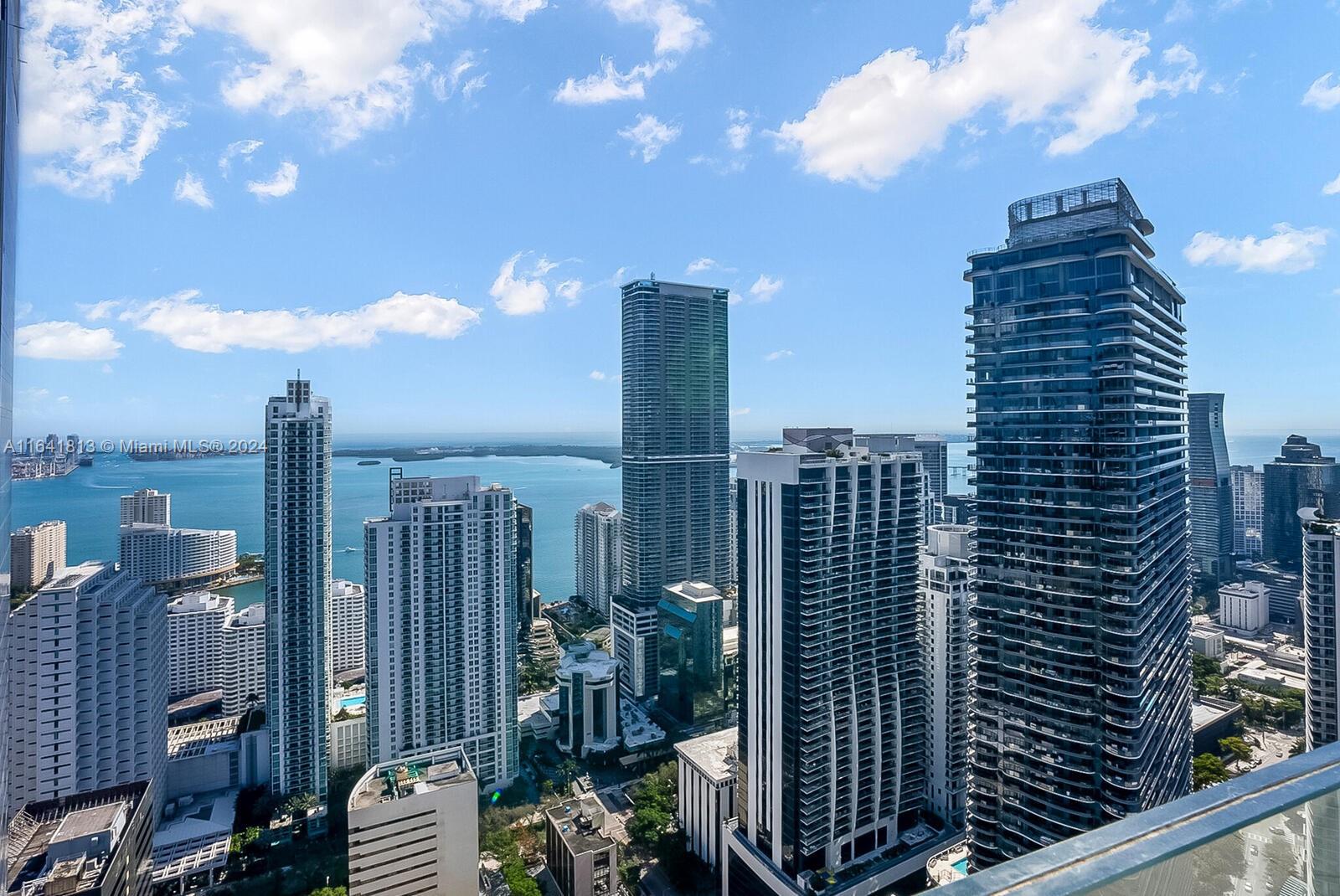 45 Southwest 9th Street, Unit 4403 Miami, FL 33130 - Photo 16 of 21