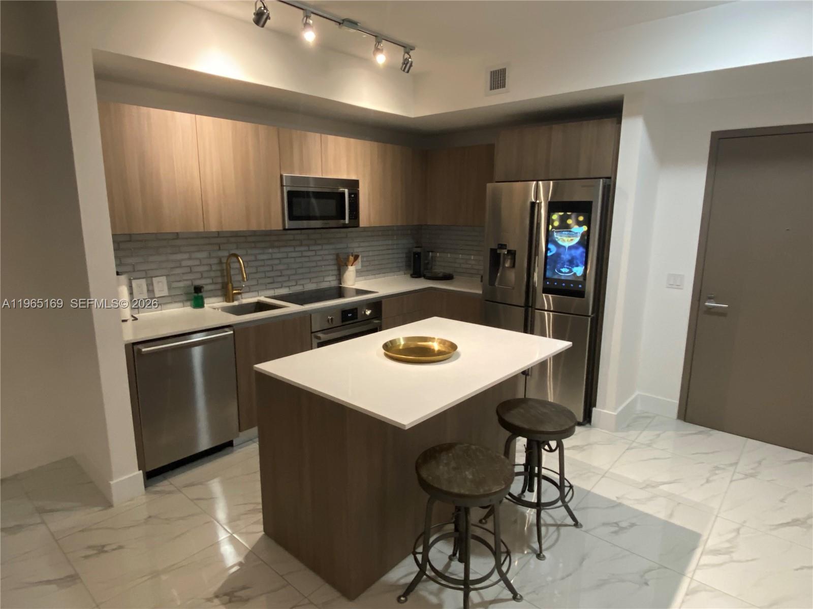 201 Southwest 17th Road, Unit 403 Miami, FL 33129 - Photo 2 of 23