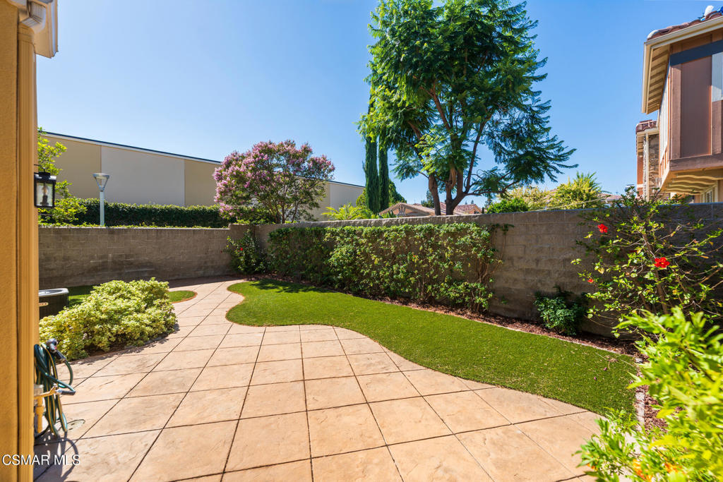 4117 Orontes Way, Unit B Simi Valley, CA 93063 - Photo 30 of 52