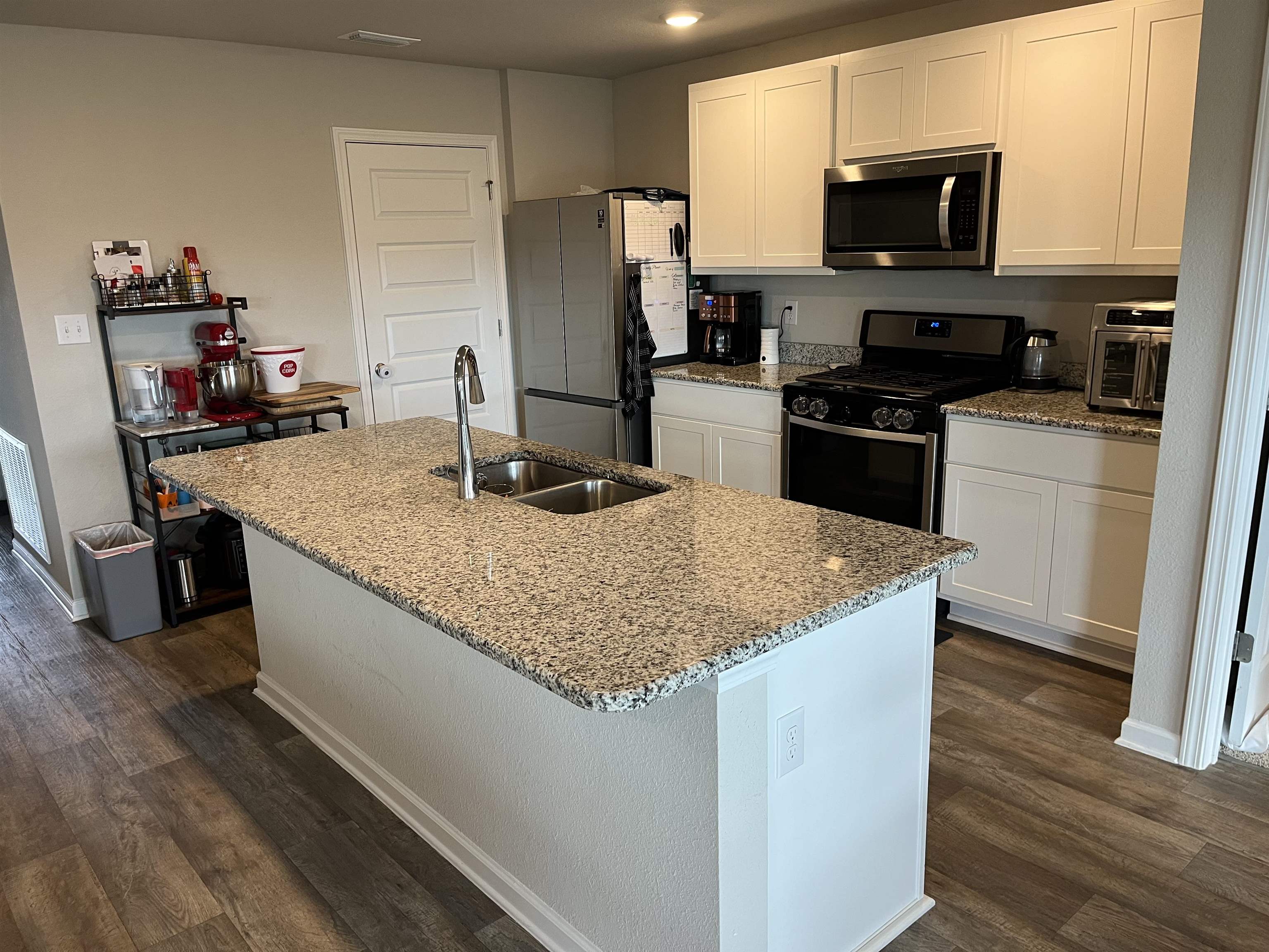 7952 Irwin Loop Daphne, AL 36526 - Photo 2 of 22 Kitchen