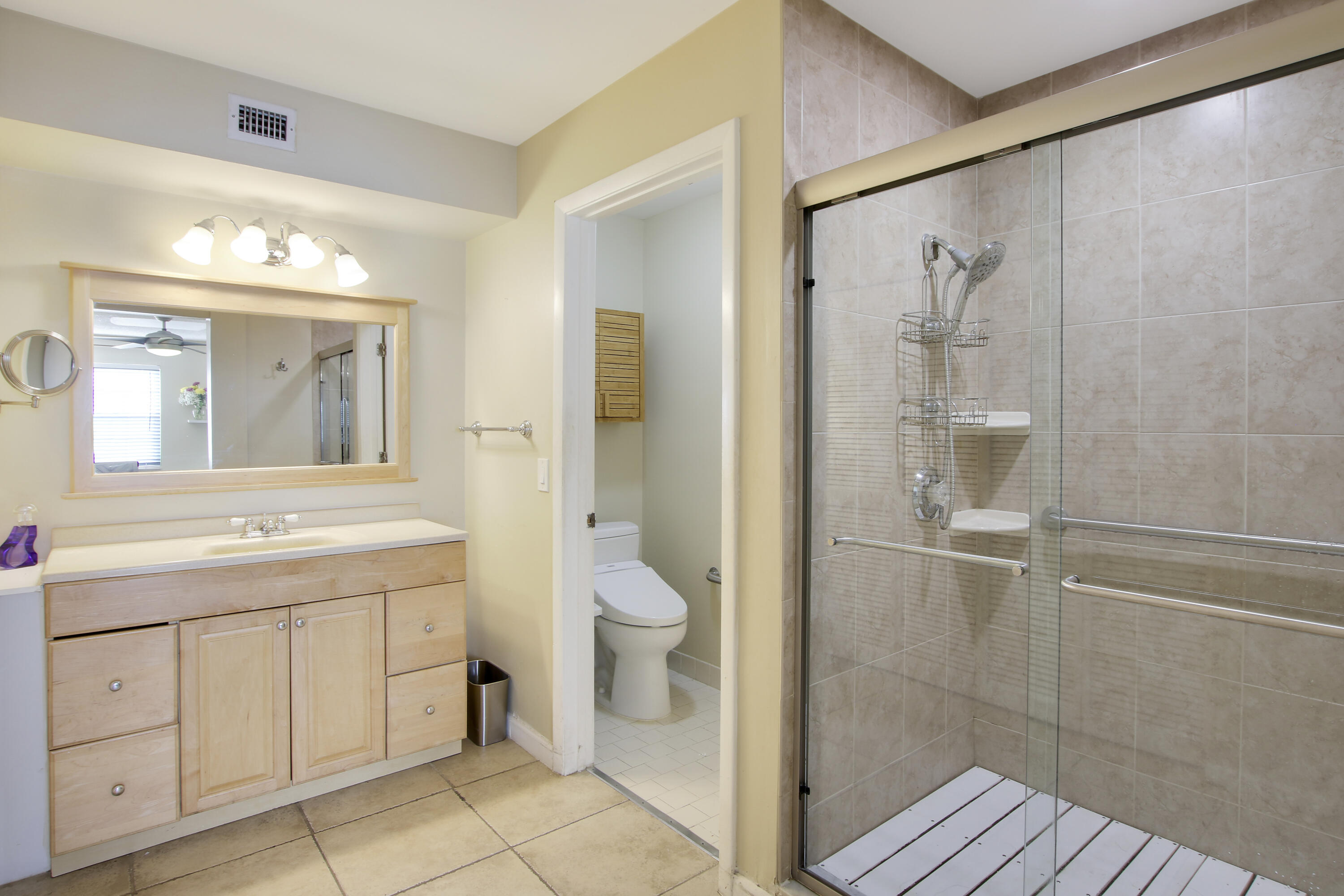 5355 Buckhead Circle, Unit 1020 Boca Raton, FL 33431 - Photo 18 of 36 Primary Bathroom