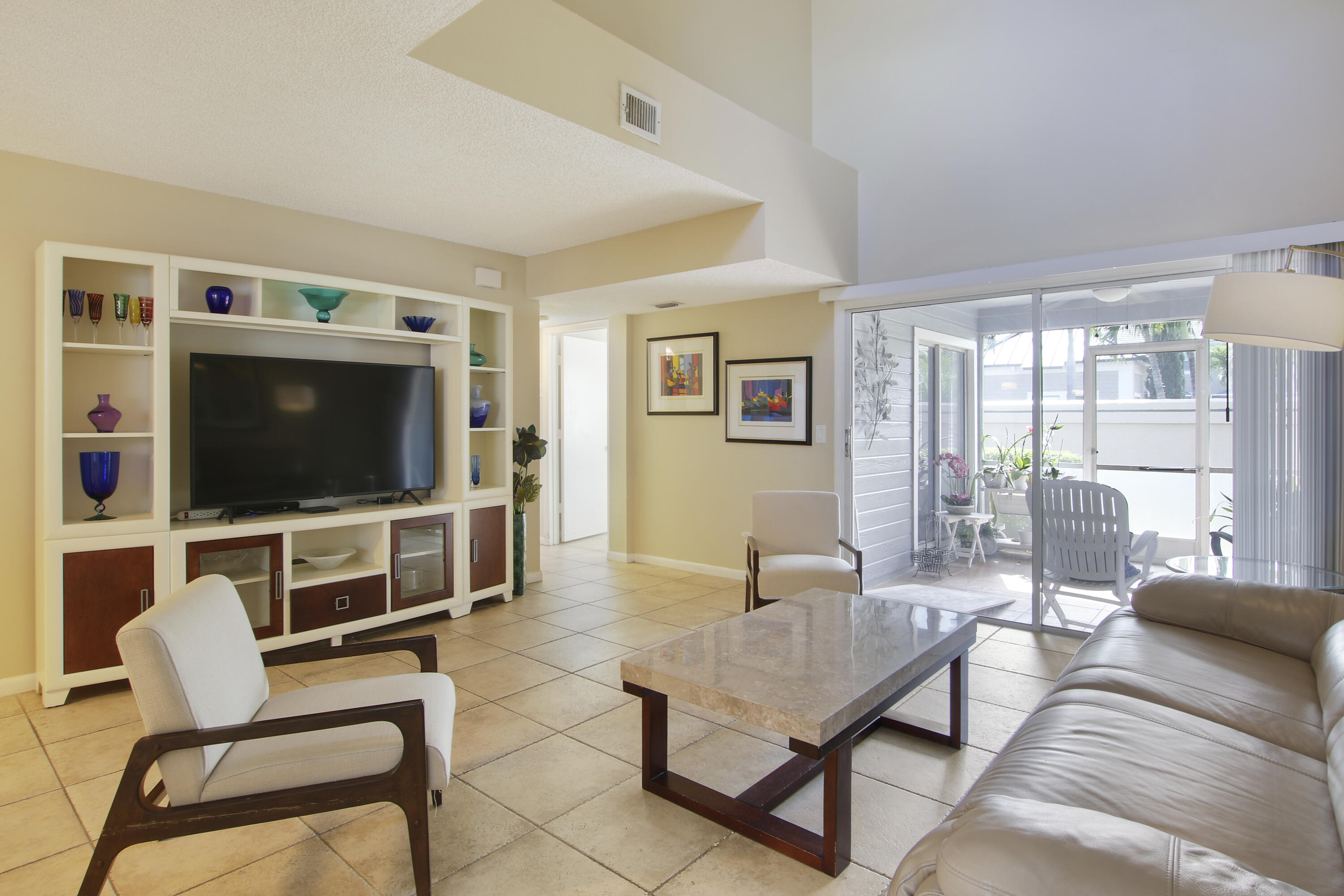 5355 Buckhead Circle, Unit 1020 Boca Raton, FL 33431 - Photo 2 of 36 Living Room