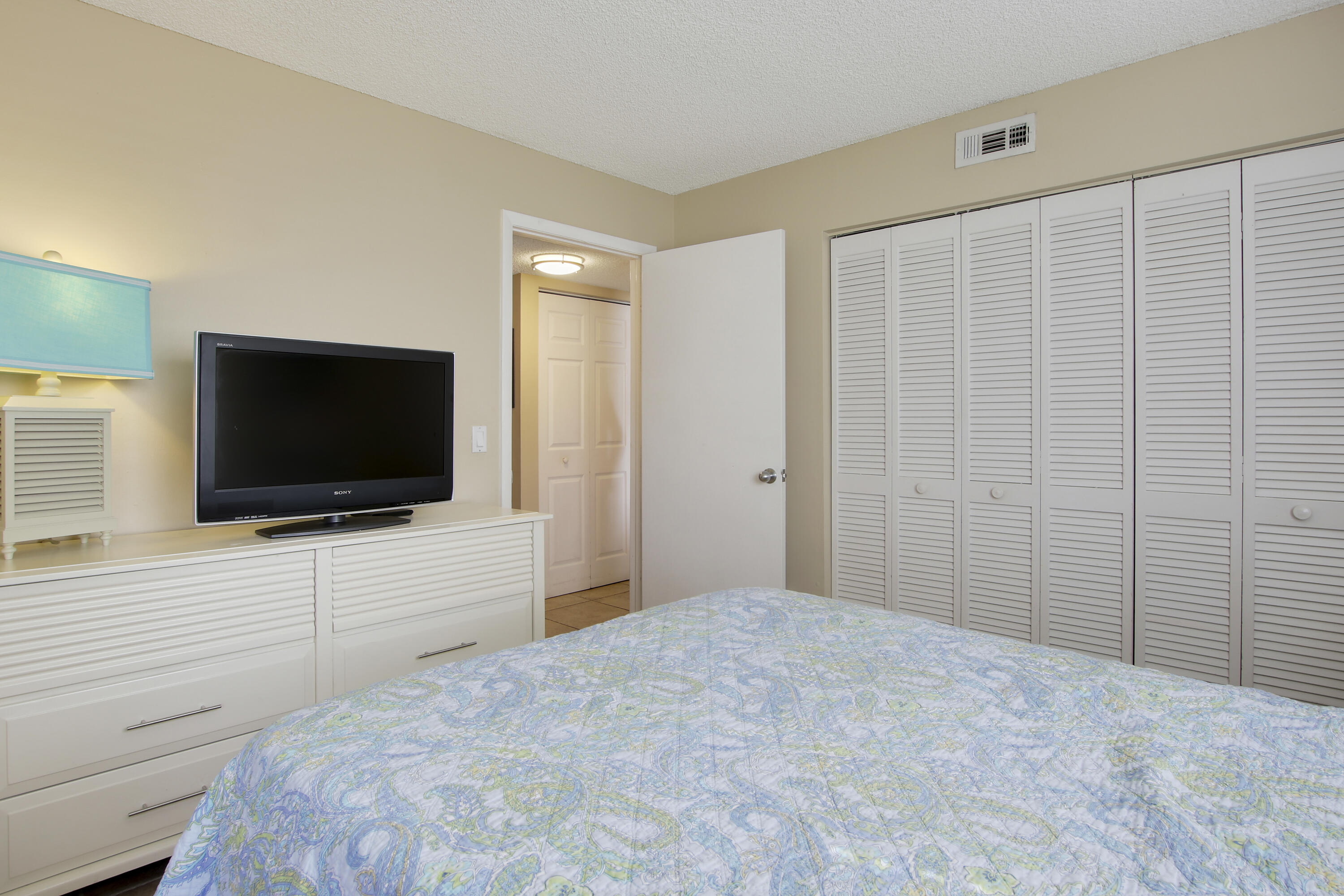 5355 Buckhead Circle, Unit 1020 Boca Raton, FL 33431 - Photo 21 of 36 Guest Bedroom