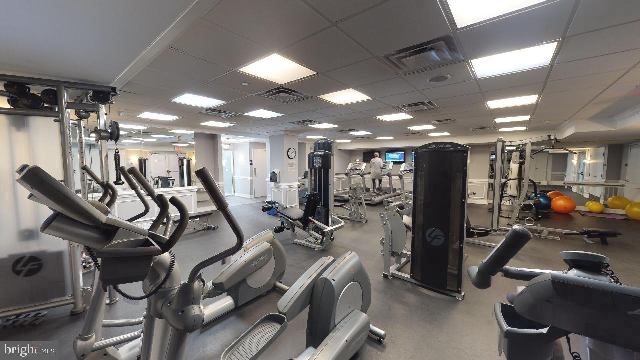 527 Carson Terrace Huntingdon Valley, PA 19006 - Photo 11 of 15