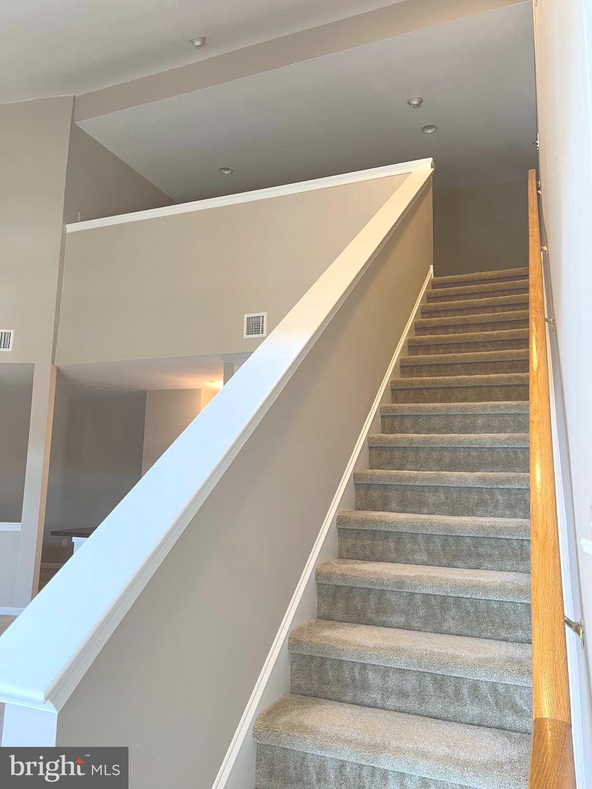 527 Carson Terrace Huntingdon Valley, PA 19006 - Photo 4 of 15