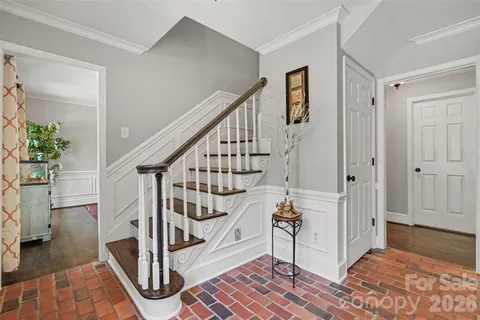 $800,000 | 5812 Camelot Drive, Charlotte, NC 28270