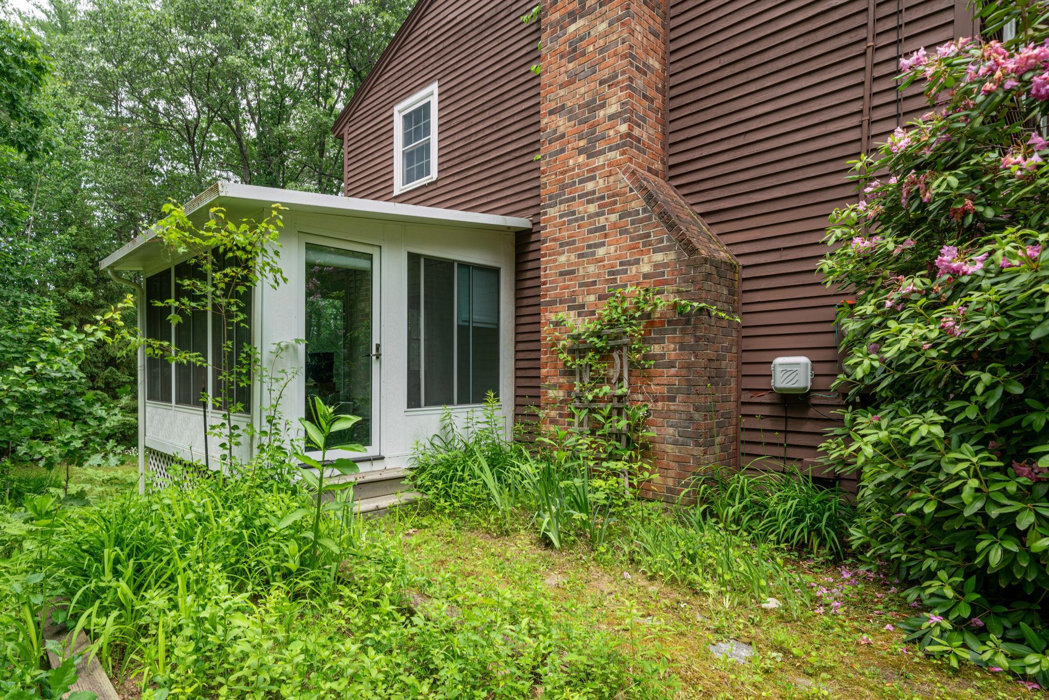 8 Pine Acres Road Amherst, NH 03031 - Photo 12 of 55