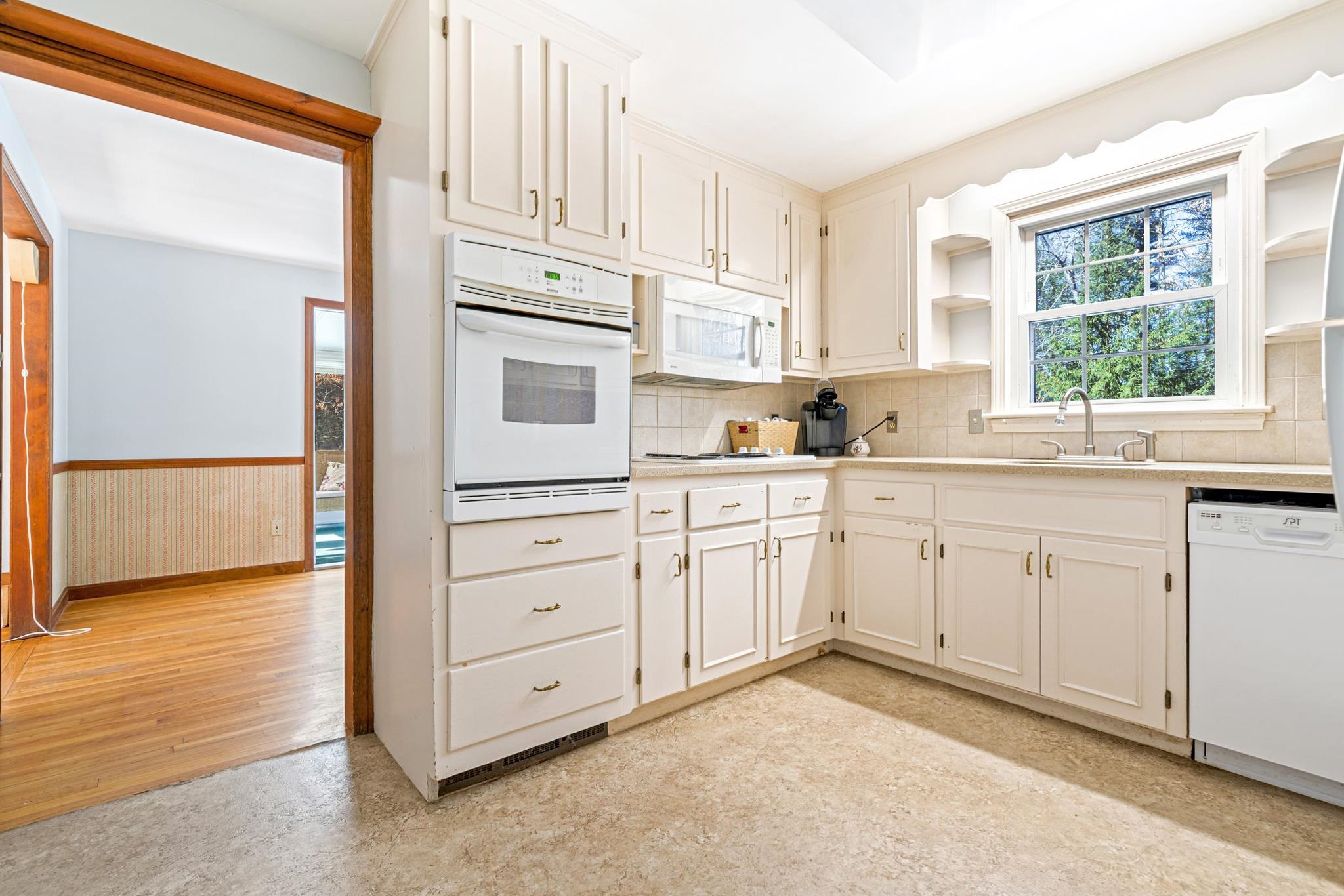 8 Pine Acres Road Amherst, NH 03031 - Photo 22 of 55