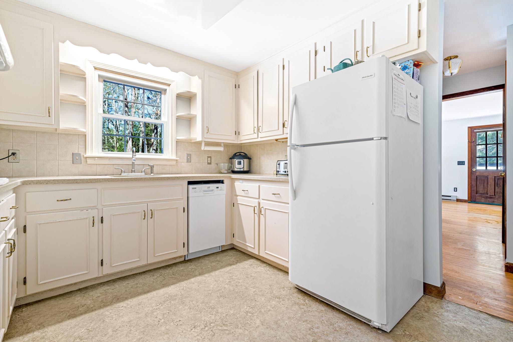 8 Pine Acres Road Amherst, NH 03031 - Photo 23 of 55