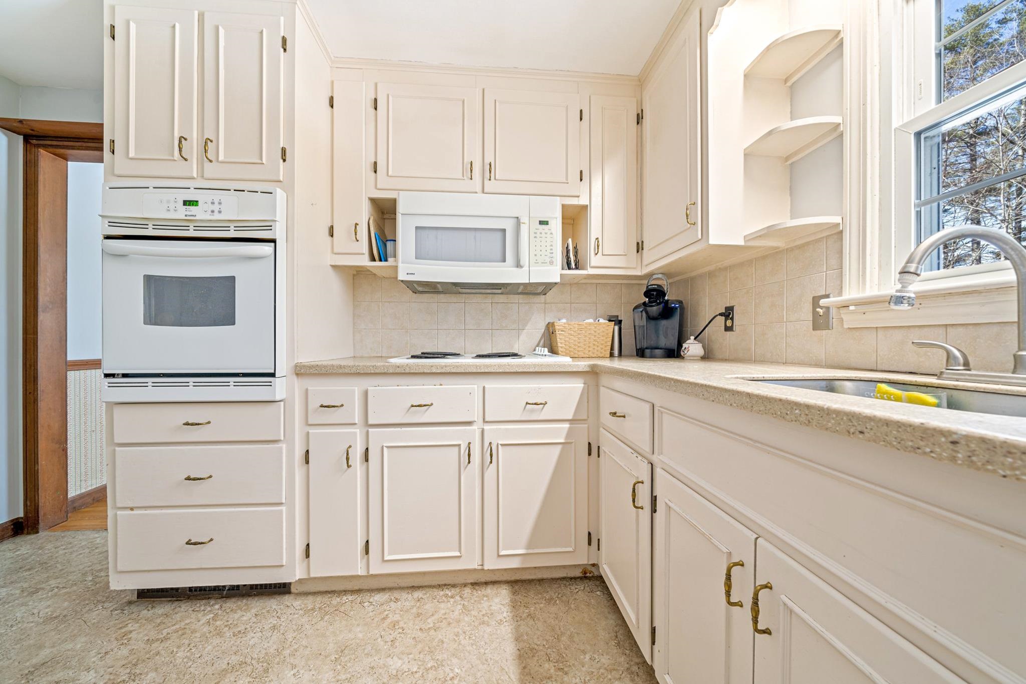 8 Pine Acres Road Amherst, NH 03031 - Photo 24 of 55