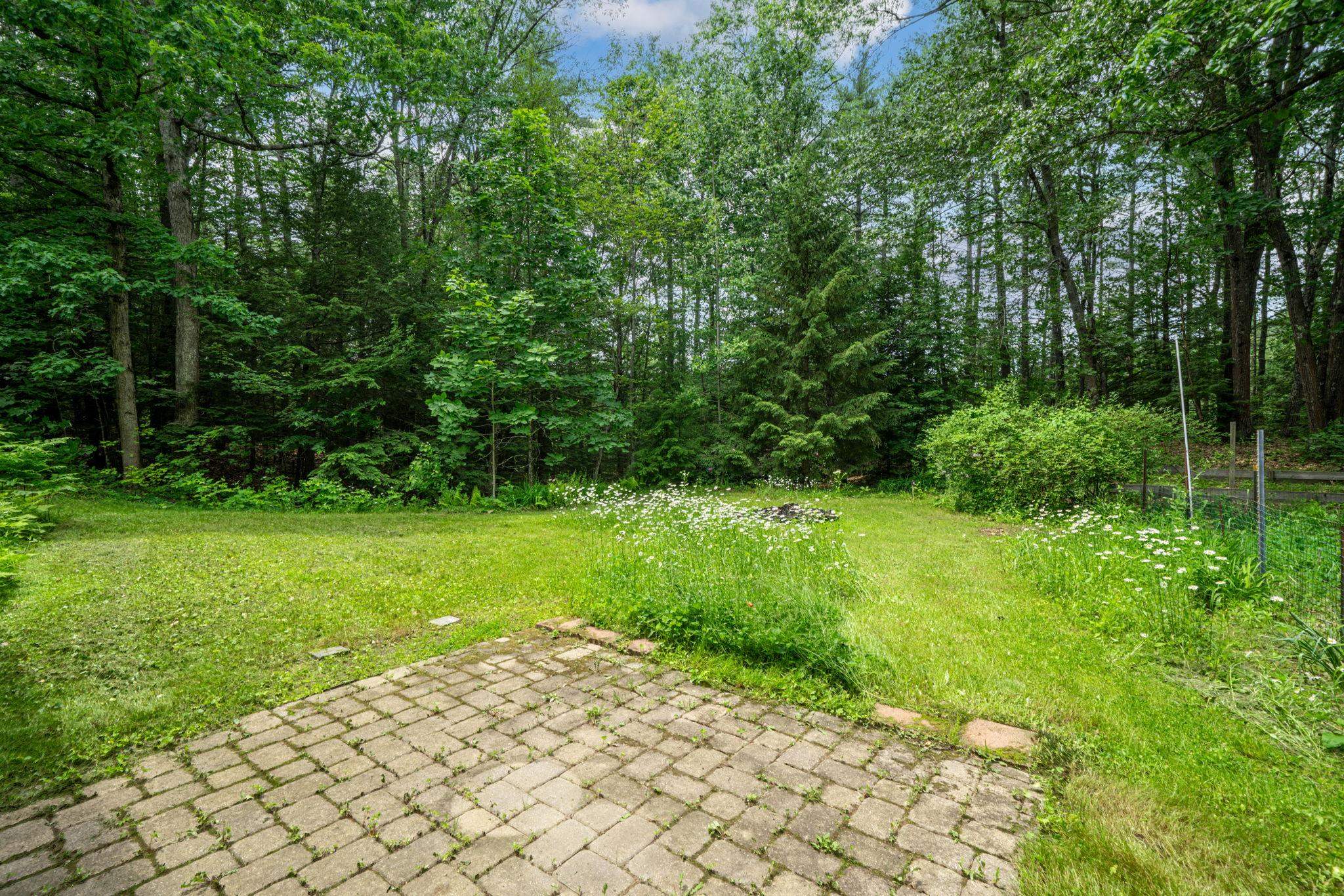 8 Pine Acres Road Amherst, NH 03031 - Photo 4 of 55