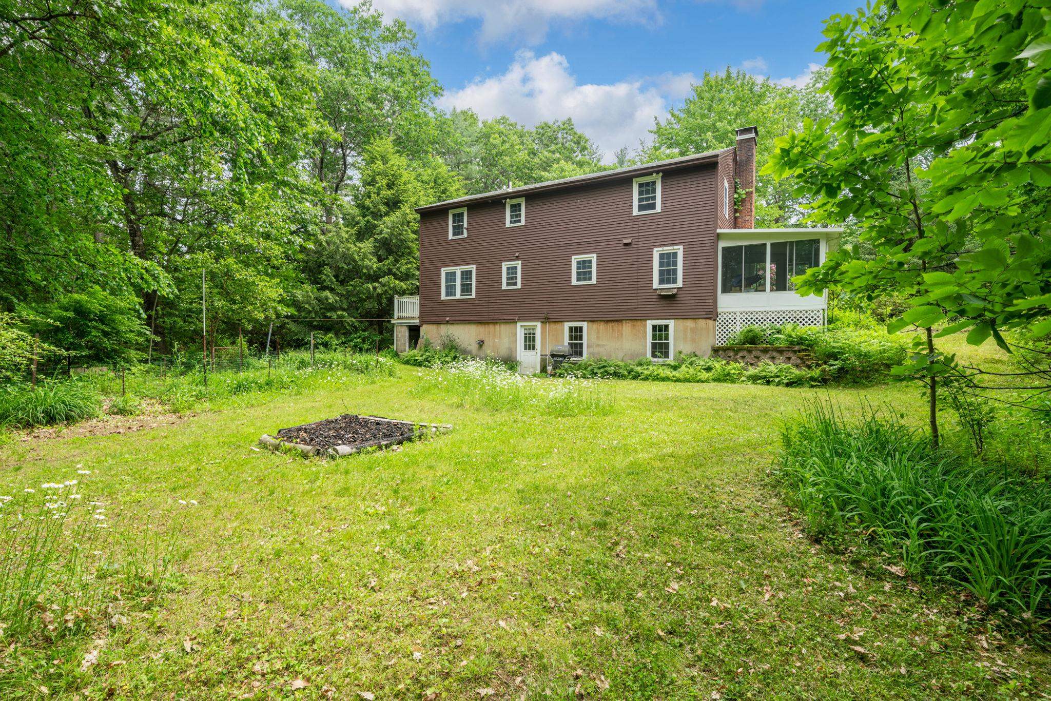 8 Pine Acres Road Amherst, NH 03031 - Photo 6 of 55