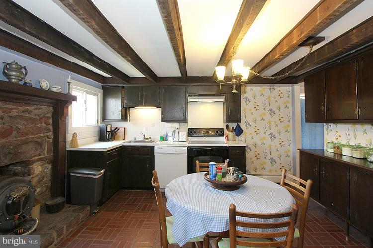 14401 Partnership Road Poolesville, MD 20837 - Photo 4 of 30 Kitchen