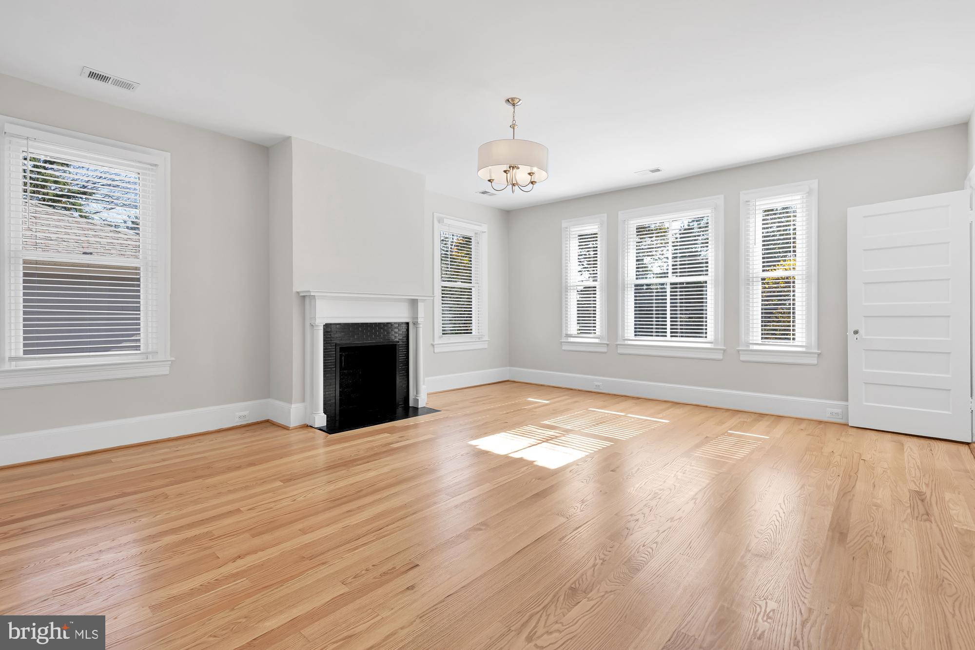 4201 Bradley Lane Chevy Chase, MD 20815 - Photo 38 of 77 Primary Bed