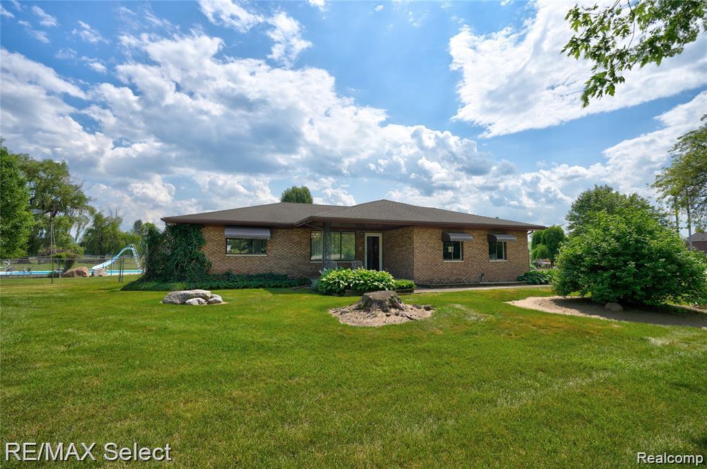 9215 W W. Grand Blanc Rd. Gaines, MI 48436 - Photo 1 of 63