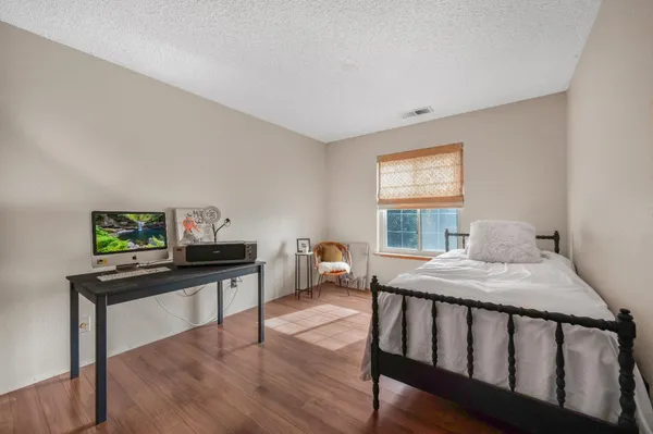 $511,000 | 735 West Bullard Avenue, Clovis, CA 93612