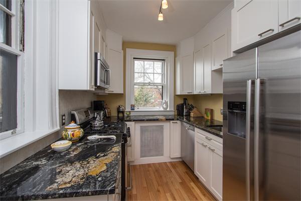 10 Lanark Road, Unit 5 Brookline, MA 02445 - Photo 5 of 9