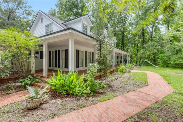 $489,900 | 385 Oakwood Trail, Crawfordville, FL 32327