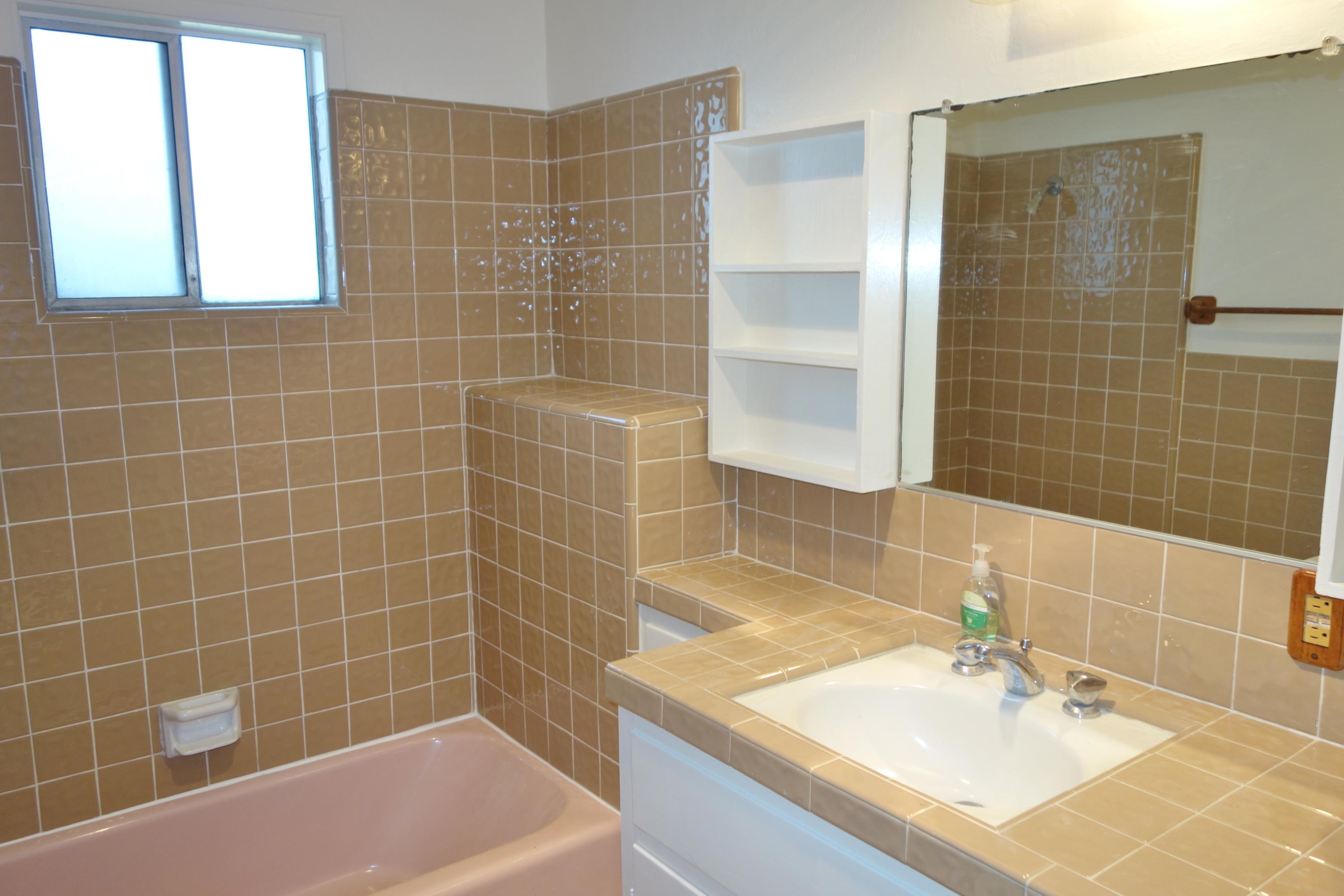 6836 Fortuna Road Goleta, CA 93117 - Photo 14 of 23 Hall Bath