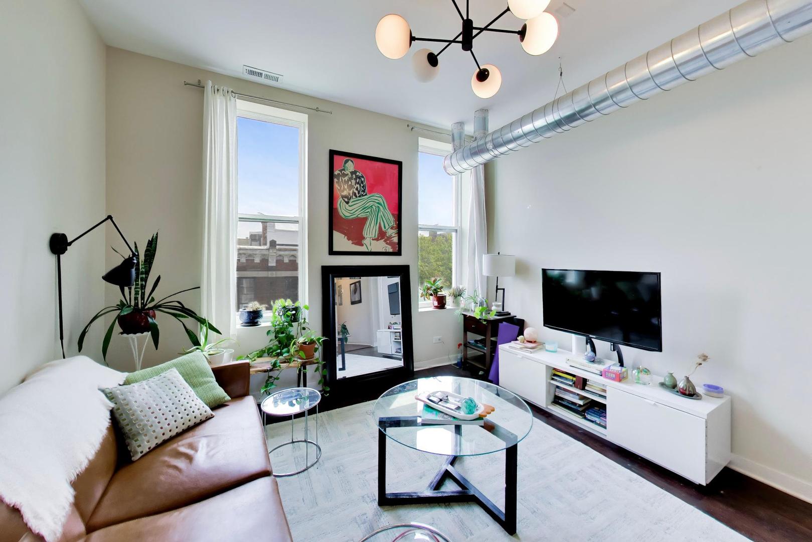 1418 West 18th Street, Unit 3 Chicago, IL 60608 - Photo 2 of 20