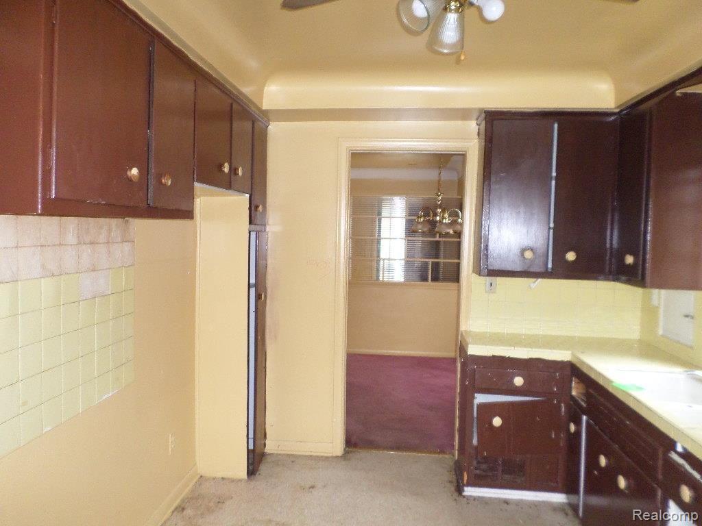 18980 Forrer Street Detroit, MI 48235 - Photo 2 of 12 SAM_0599.jpg