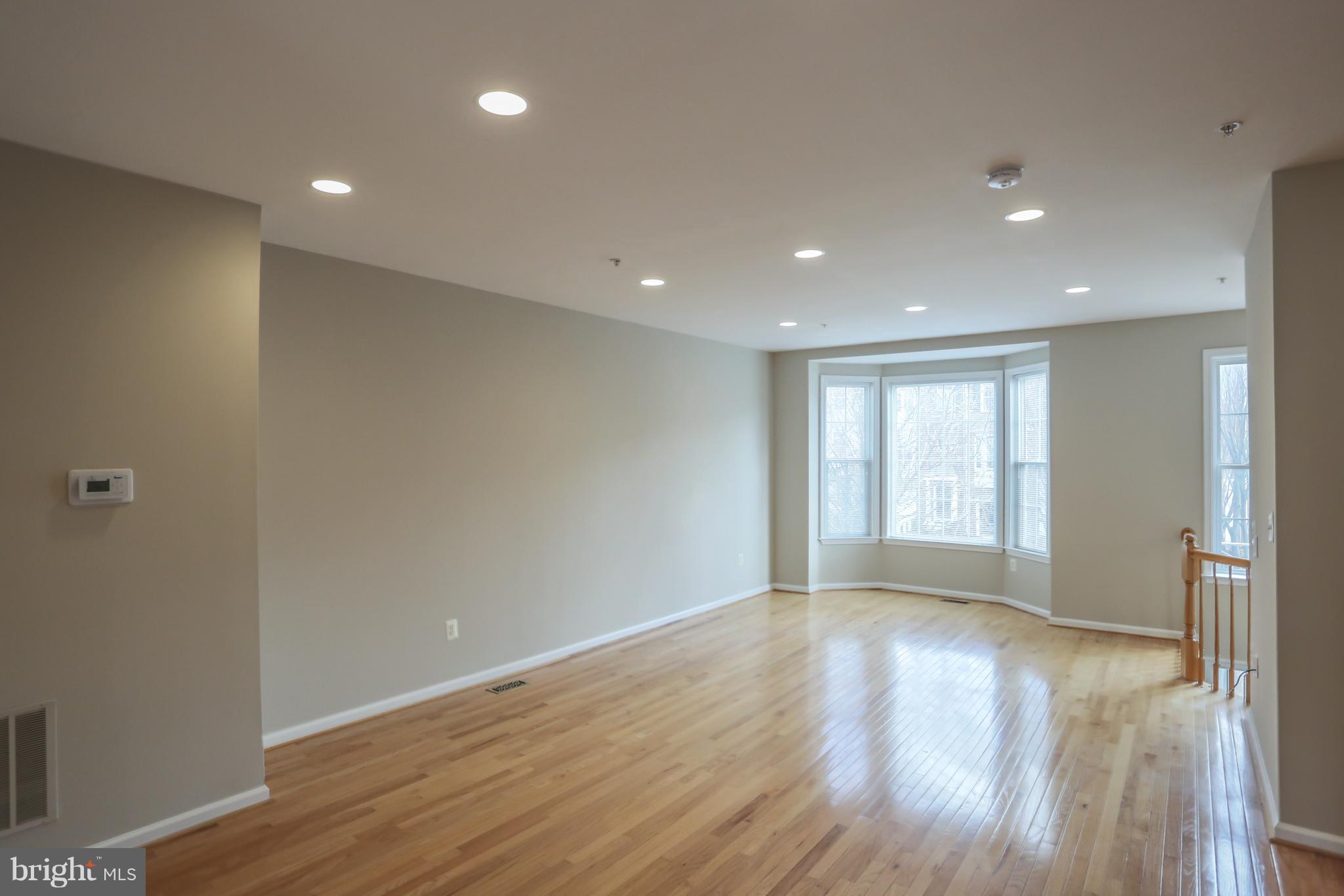 14011 Rockingham Road Germantown, MD 20874 - Photo 14 of 30 Living Room