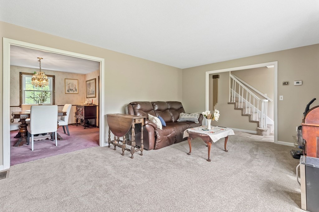 140 Castle Hill Road Windham, NH 03087 - Photo 8 of 22
