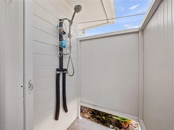 a view of outdoor space yard and porch
