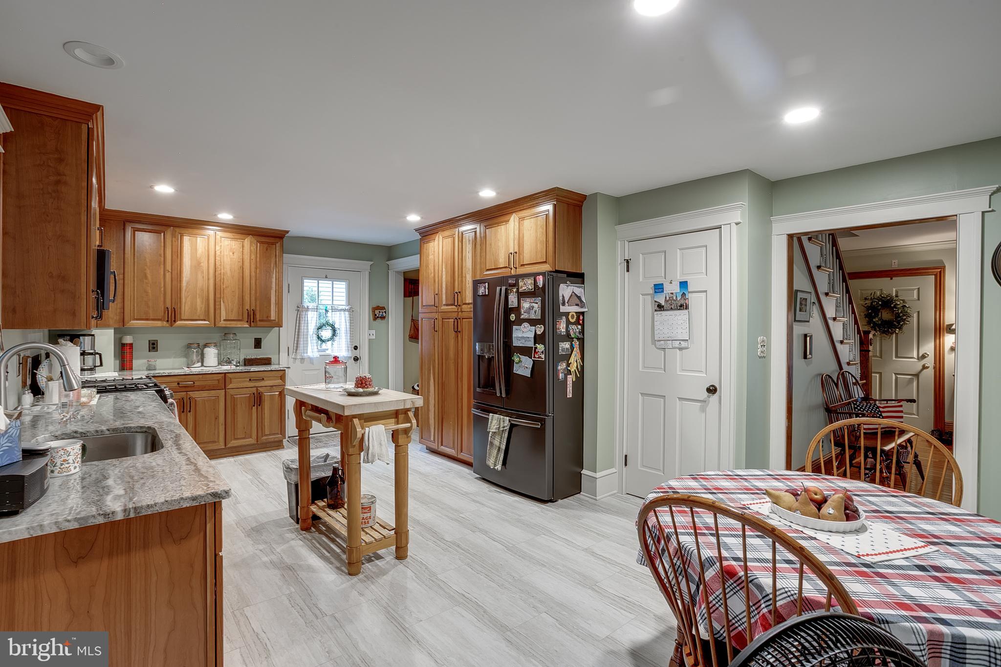5 Henry Street Delran, NJ 08075 - Photo 8 of 32 Kitchen