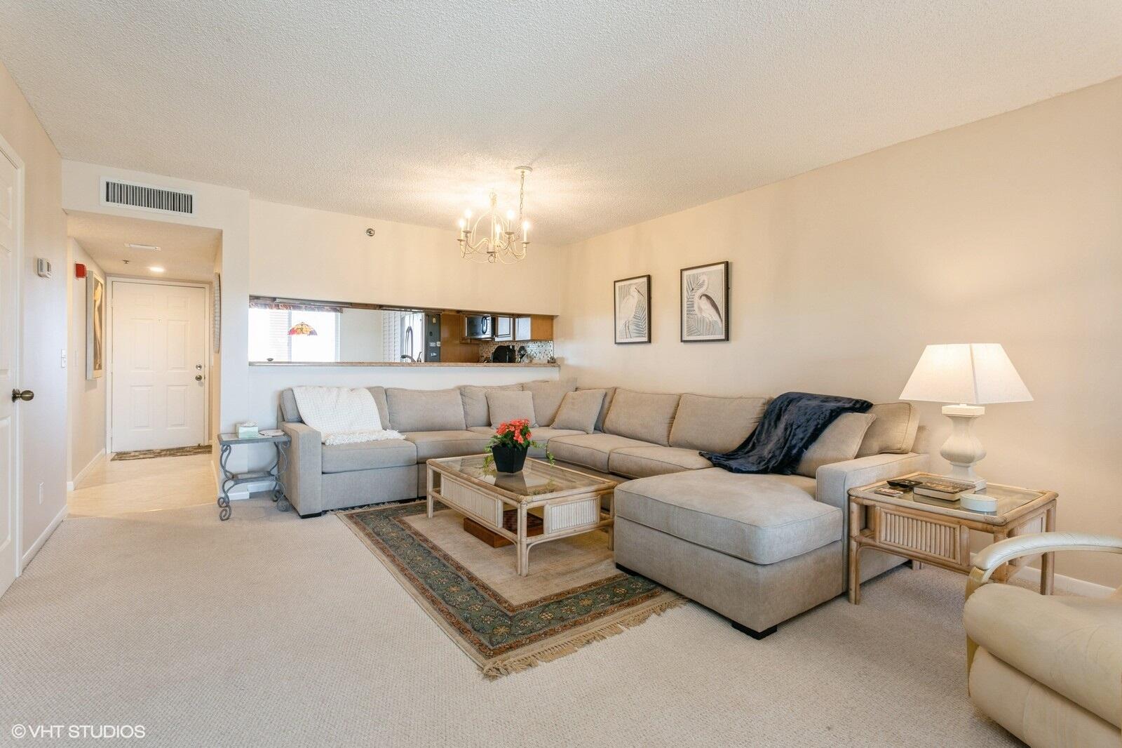 275 Palm Avenue, Unit B403 Jupiter, FL 33477 - Photo 10 of 18 Living Room