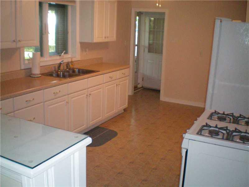 4825 Williamsport Road Elizabeth, PA 15037 - Photo 4 of 25 Kitchen.