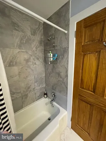 $2,100 | 1155 South 10th Street, Unit 2, Philadelphia, PA 19147