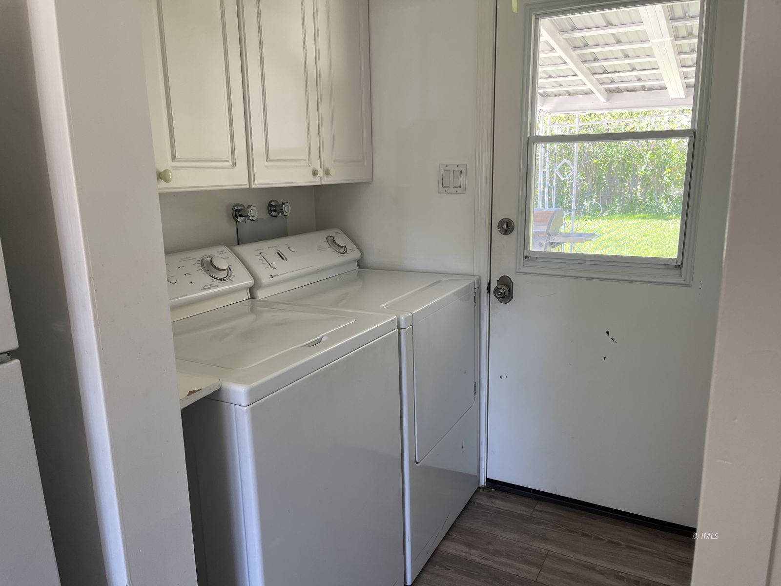 3012 Mesquite Road Bishop, CA 93514 - Photo 11 of 26 a utility room with closet dryer and washer