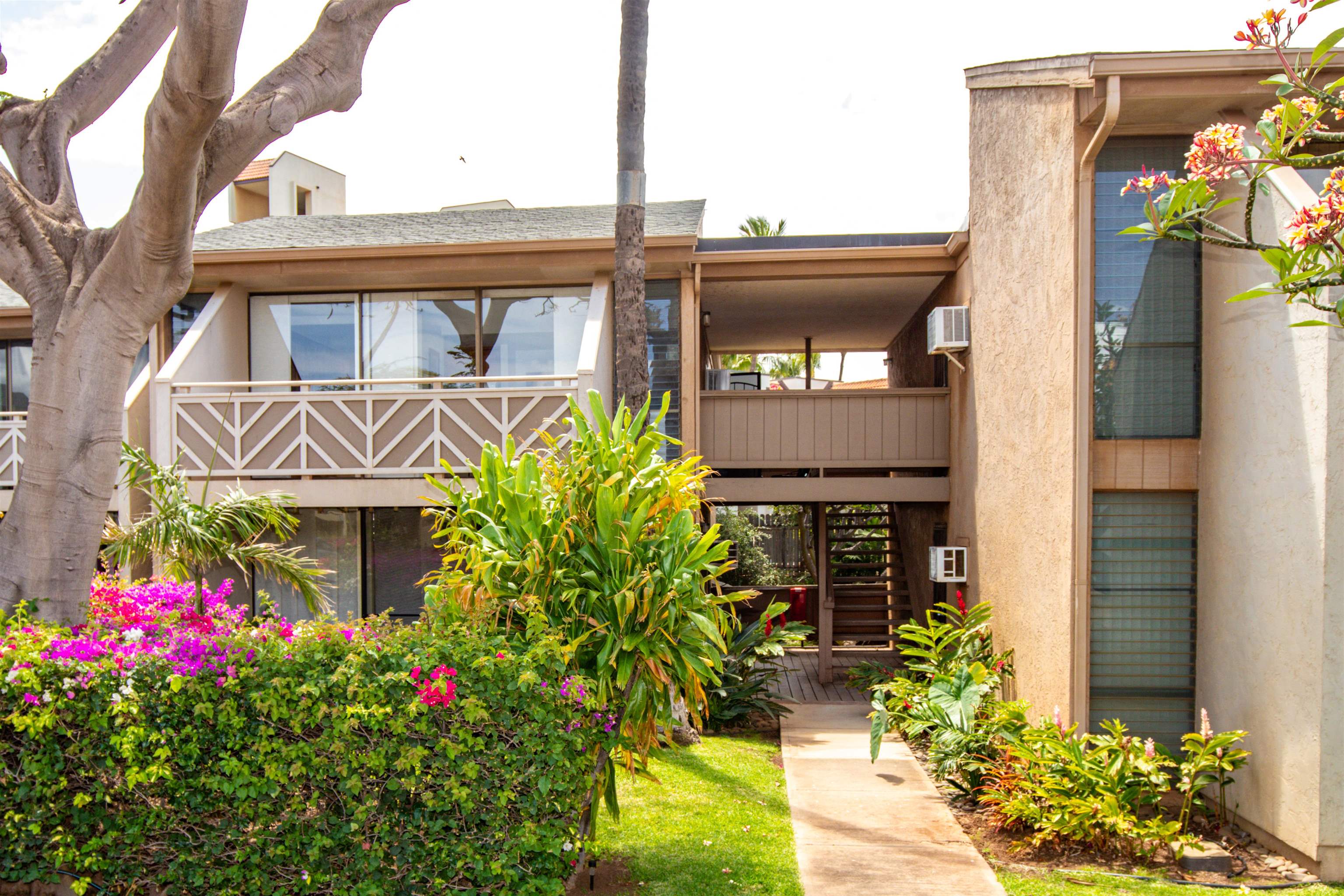 483 South Kihei Road, Unit 217 Kihei, HI 96753 - Photo 11 of 22 a front view of a house