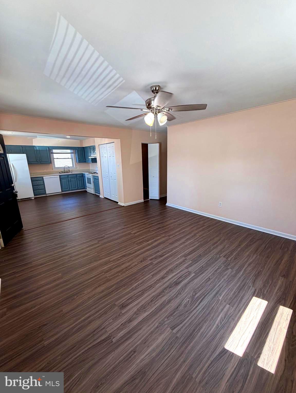478 Jarvis Road Sicklerville, NJ 08081 - Photo 4 of 13 Open concept living/kitchen
