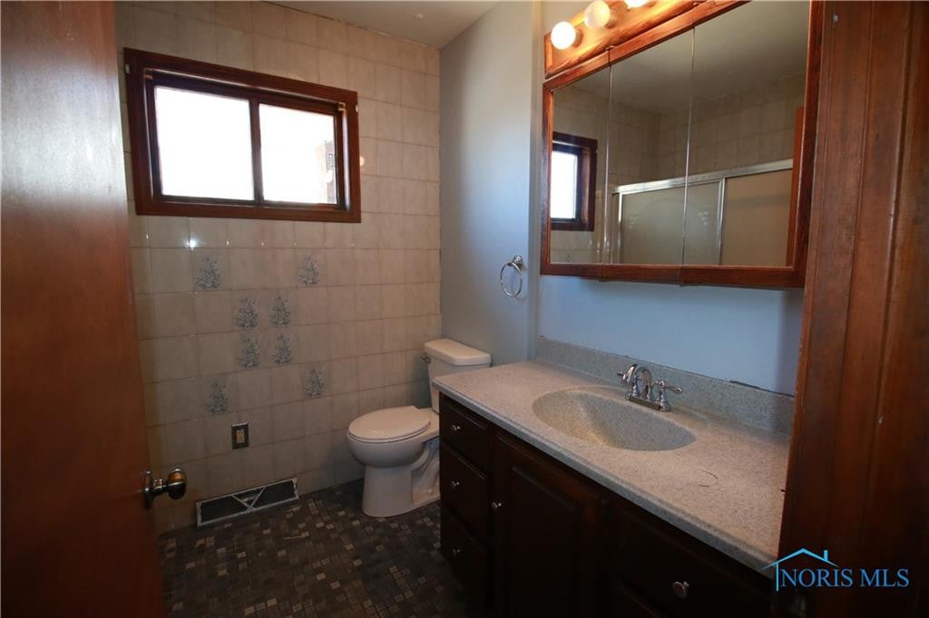 5852 Seaman Road Oregon, OH 43616 - Photo 13 of 19 Gallery Image 13