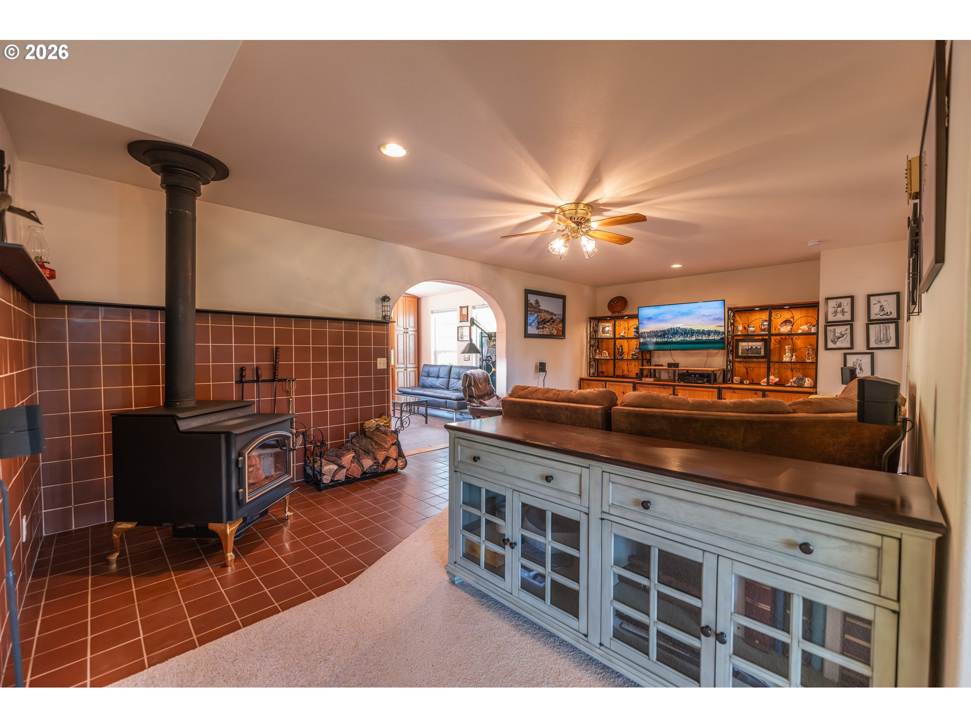 489 Fir Vista Road Sutherlin, OR 97479 - Photo 10 of 47 a open kitchen with stainless steel appliances kitchen island granite countertop a sink and cabinets
