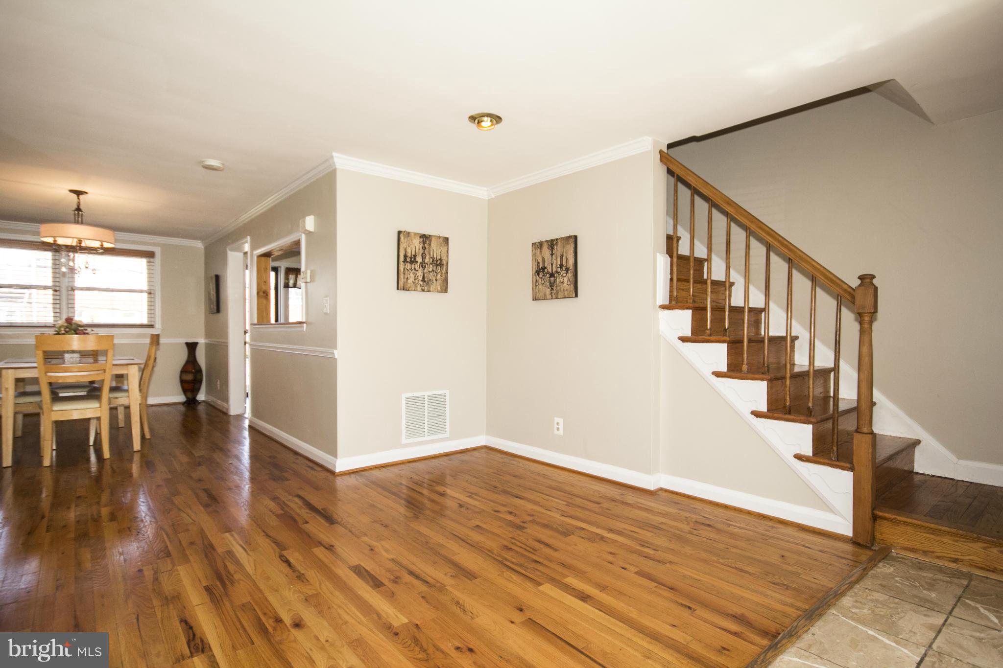 1440 Clairidge Road Baltimore, MD 21207 - Photo 4 of 25 Living Room