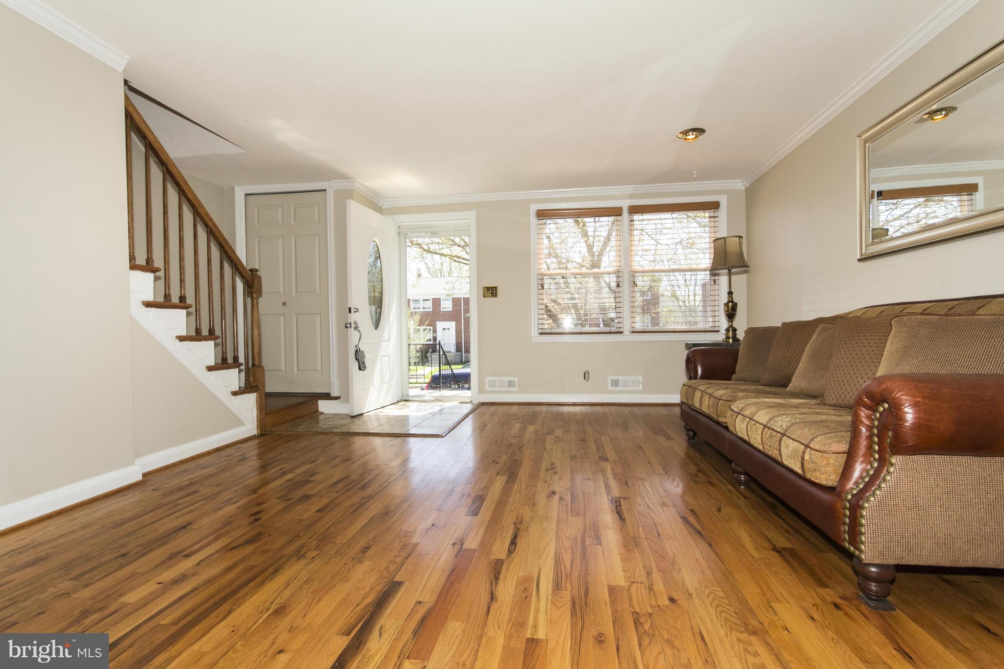 1440 Clairidge Road Baltimore, MD 21207 - Photo 5 of 25 Living Room