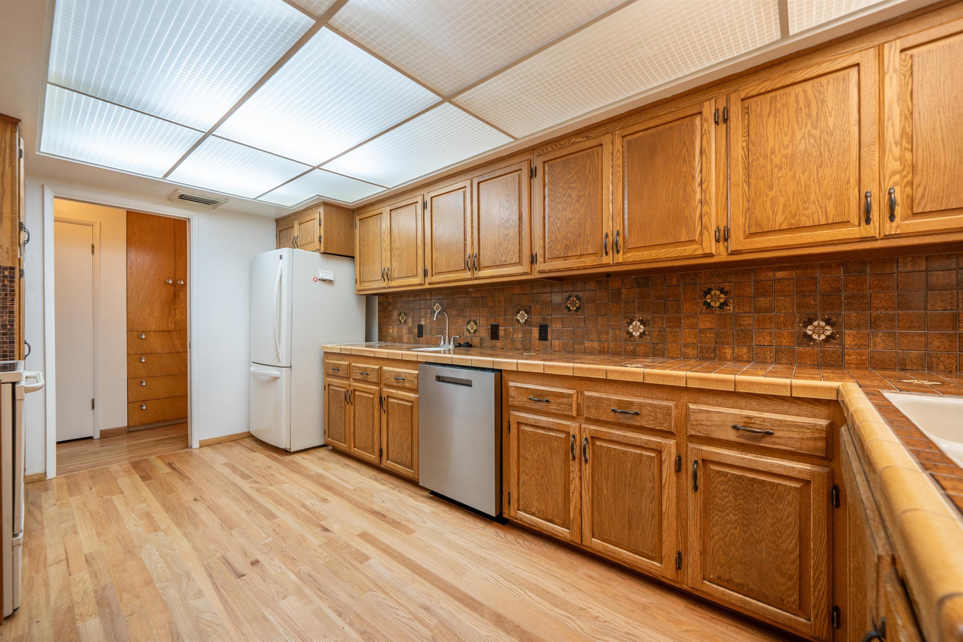 3081 Henderson Road Redding, CA 96002 - Photo 8 of 38