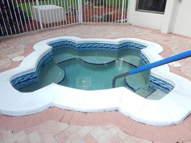 6662 Boca Del Mar Drive, Unit 111 Boca Raton, FL 33433 - Photo 35 of 39 HOT TUB W/ GREAT JETS!