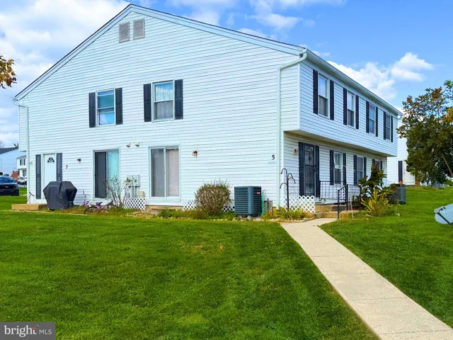 $1,999 | 5 Coliston Road, Unit C, Reisterstown, MD 21136