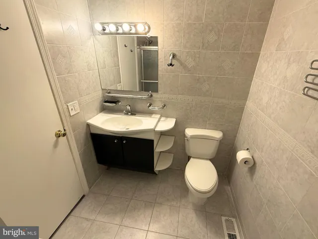 $1,999 | 5 Coliston Road, Unit C, Reisterstown, MD 21136