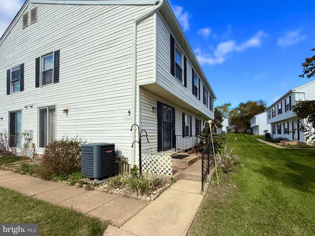 $1,999 | 5 Coliston Road, Unit C, Reisterstown, MD 21136